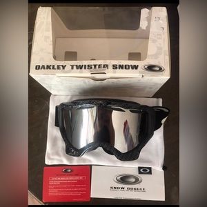 Oakley Twisted Snow Goggles True Carbon Fiber w/Black Iridium Lens